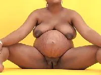 Negru și însărcinată