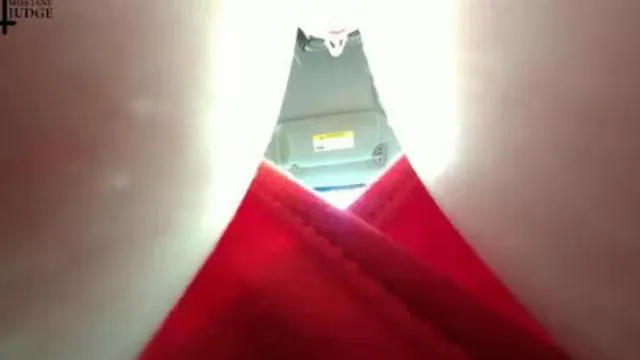Một hành khách boob bị camera ghi lại